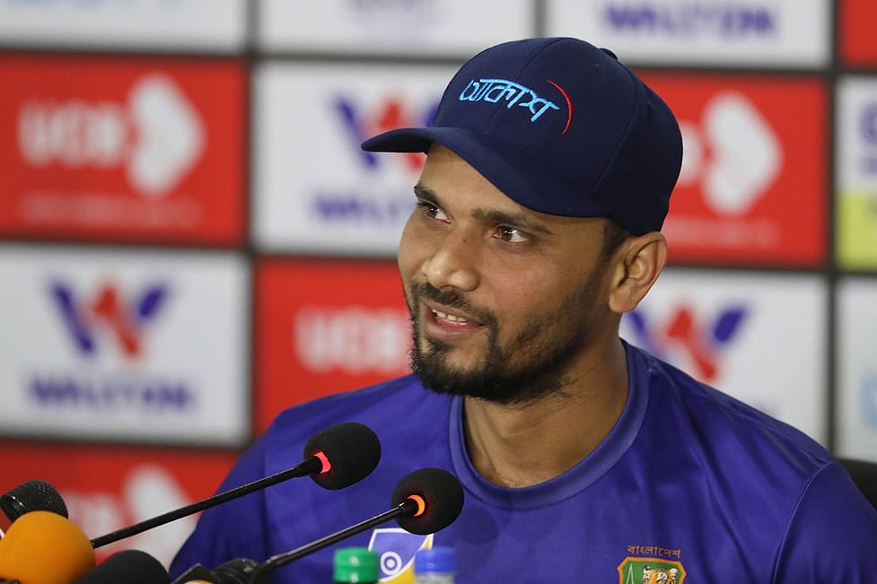 ক্রিকেট বোর্ডে আসা নিয়ে মুখ খুললেন মাশরাফী