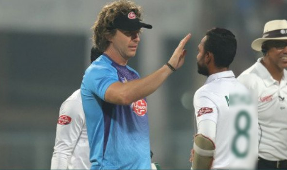 মাথায় বল লেগে হাসপাতালে টাইগার ক্রিকেটার