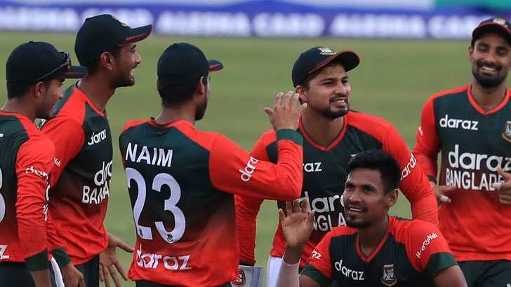 প্রথম সারির ক্রিকেটারের ইনজুরিতেও যেমন ভাবনায় আছেন ডোমিঙ্গো