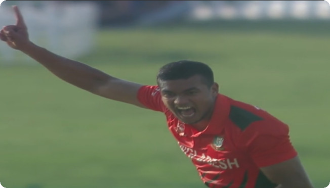 প্রথম ওভারেই উইকেট তুলে নিলো বাংলাদেশ