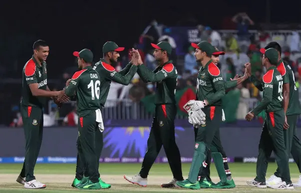 আজ মাঠে নামার আগেই বাংলাদেশকে নিয়ে যে বার্তা দিলেন : নাসের হুসেইন