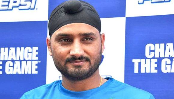 ভারত বিশ্বকাপ থেকে বাদ পড়ায় টু্ইটে যা লিখলেন : শেবাগ,হরভজন সিংহ ও ভিভিএস লক্ষণরা