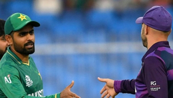 বিশাল রানের টার্গেট দিলো পাকিস্থান