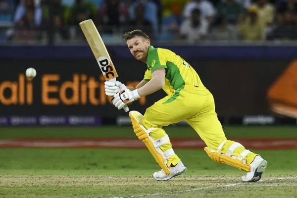 ওয়ার্নারের বিদায়ে জমে উঠেছে ফাইনাল