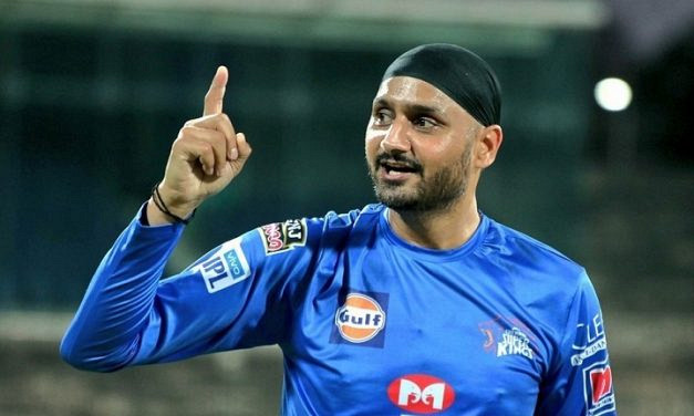 একাধিক চমক দিয়ে বিশ্বকাপ একাদশ ঘোষণা করলেন হরভজন