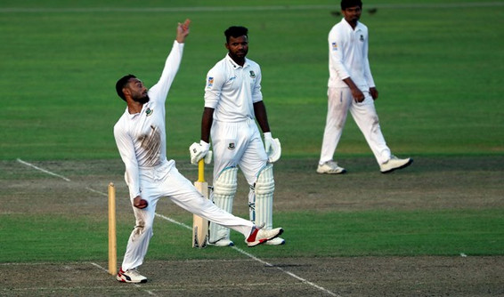 বল হাতে চমক দেখালেন মিঠুন, একাই নিলেন ৭ উইকেট