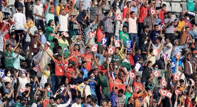 বাংলাদেশি ভক্তদের নিয়ে ফেসবুকে যা লিখলো পাকিস্তানের ক্রিকেট বোর্ড
