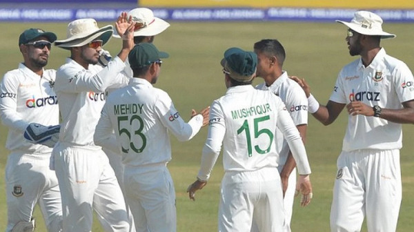 শীর্ষে তাইজুল