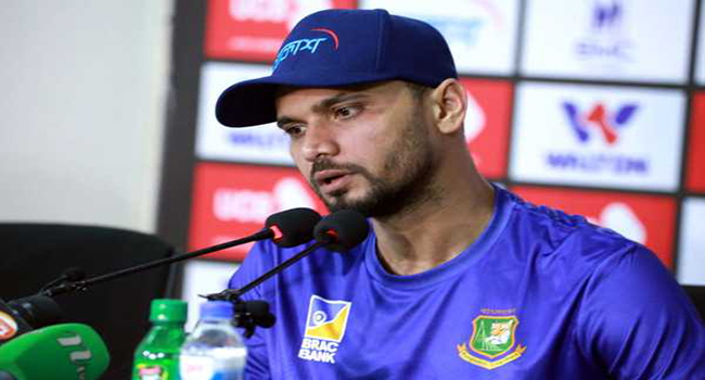 সুস্থ থাকলে ৩০০ উইকেট পেতাম: মাশরাফি