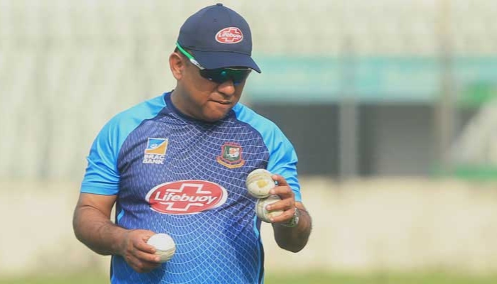 ব্রেকিং নিউজ : টিম ডিরেক্টরে থাকছেন না খালেদ মাহমুদ সুজন