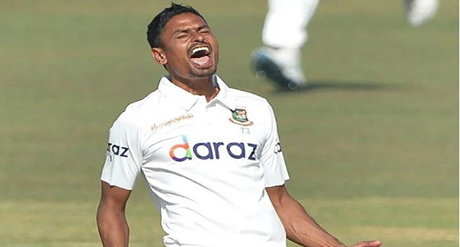 পাকিস্তানের ওপেনিং জুটি ভাঙলেন তাইজুল