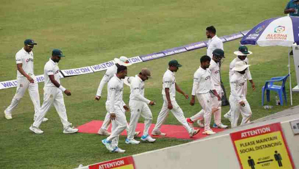 দ্বিতীয় দিনের খেলার সমাপ্তি ঘোষণা, দেখেনিন স্কোরকার্ড