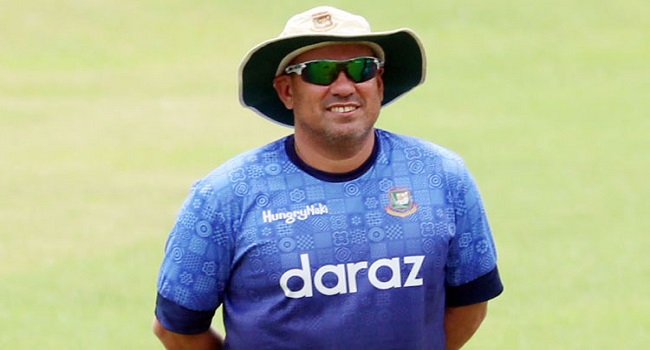 ৩০ নভেম্বরই বরখাস্ত হন কোচ ডমিঙ্গো