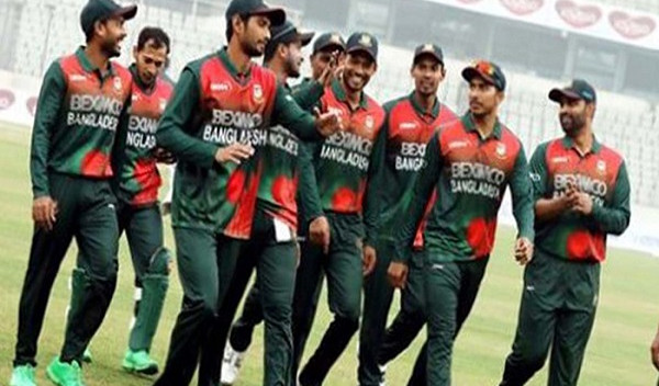 বাংলাদেশের এমন ব্যাটিংয়ের বিপর্যয়ে বিস্ফোরক মন্তব্য করলেন খালেদ মাহমুদ সুজন
