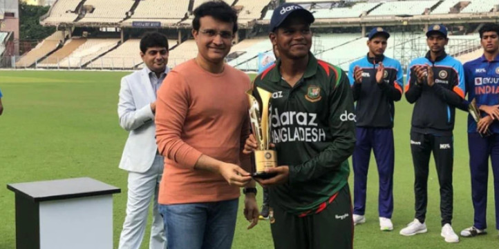 কলকাতার ইডেন গার্ডেন্সে ভারতকে ১৮১ রানে হারিয়ে চ্যাম্পিয়ান বাংলাদেশ