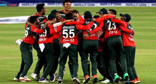 ‘বাংলাদেশ কঠিন পিচ বানিয়ে বড় দলকে হারায়’
