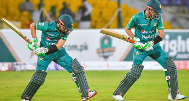 টস জিতে ব্যাটিংয়ে পাকিস্তান
