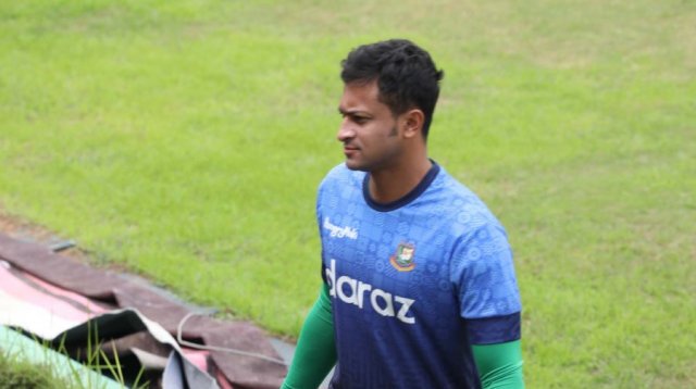 যুক্তরাষ্ট্রে যাওয়ার আগে যে ‘দুইটি বার্তা’ দিলেন সাকিব
