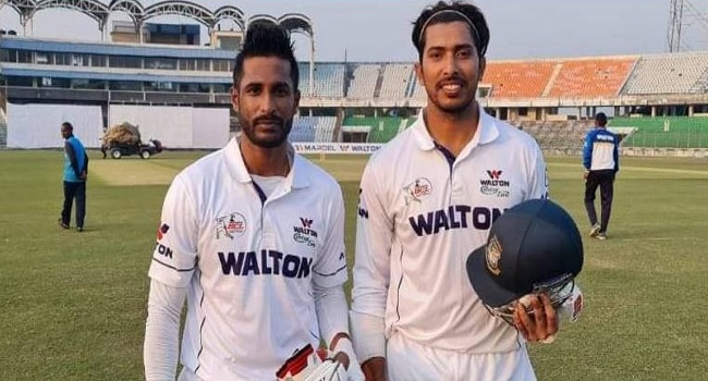 অবশেষে থামলেন সৌম্য, শতক হাঁকালেন শুভাগত