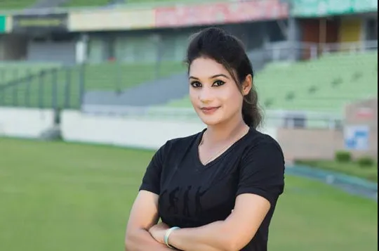 জেনেনিন বিশ্বের সেরা ১২ সুন্দরী নারী ক্রিকেটারের নাম