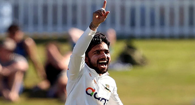 ইতিহাসের সবচেয়ে বাজে কাজটি করলেন মুমিনুল