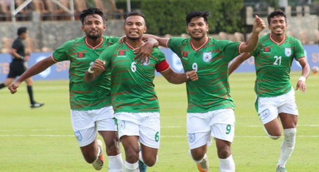 জামালদের দায়িত্ব নিতে আসছেন বার্সার কোচ