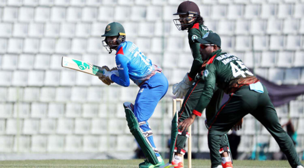 আজ মাঠে নেমে ব্যাট ও বল হাতে যেমন করলেন সাকিব
