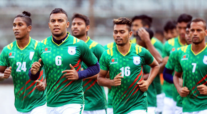 হঠাৎ করেই চরম দু:সংবাদ পেলো বাংলাদেশ ফুটবল দল