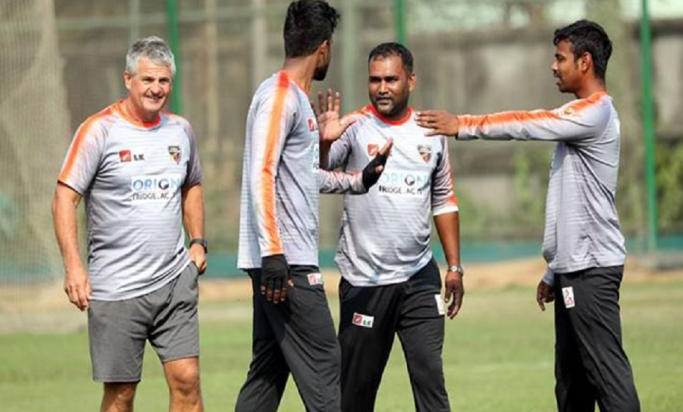সালাউদ্দিনই প্রধান কোচ, আমার কাজ সহায়তা করা : রোডস