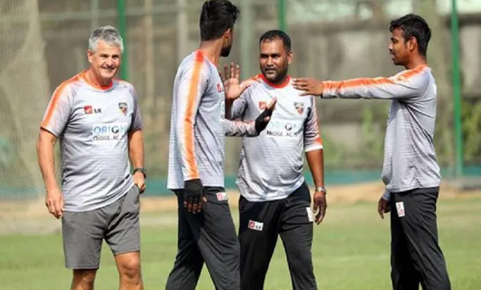 সালাউদ্দিনই প্রধান কোচ, আমার কাজ সহায়তা করা : রোডস