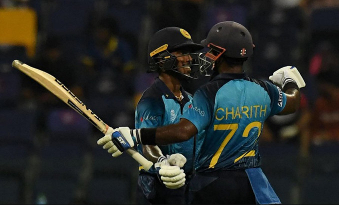 অবাক ক্রিকেট বিশ্ব : শানাকার সেঞ্চুরির পরও অবিশ্বাস্য কান্ড ঘটালো শ্রীলংকা