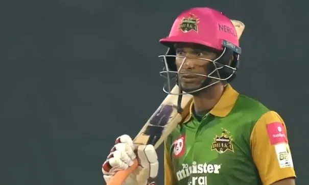 খুলনাকে বিশাল রানের টার্গেট দিলো ঢাকা