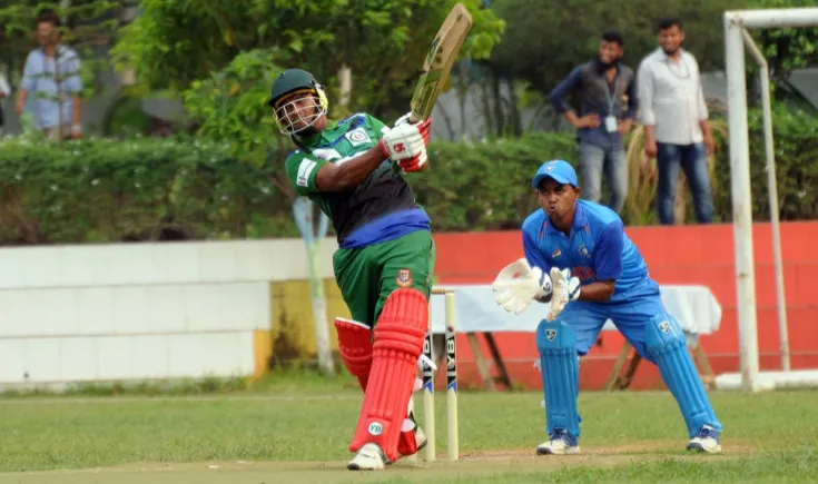 চরম উত্তেজনাপূর্ণ ফাইনাল ম্যাচে ভারতের বিপক্ষে ব্যাট করছে বাংলাদেশ