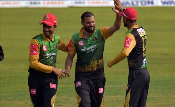চরম দু:সংবাদ : শেষ হয়ে যাচ্ছে বিপিএলে ঢাকার স্বপ্ন