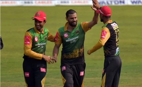 চরম দু:সংবাদ : শেষ হয়ে যাচ্ছে বিপিএলে ঢাকার স্বপ্ন