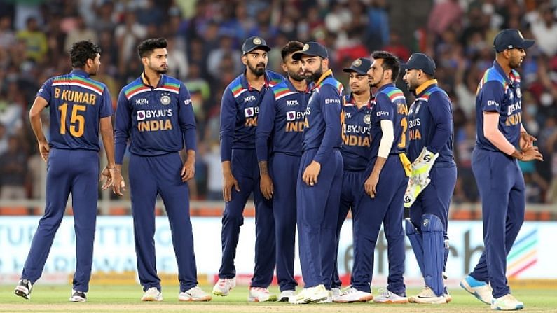 লজ্জার সাগর থেকে উঠে আসতে চমকে ভরা ভারতের টি-২০ দল ঘোষণা