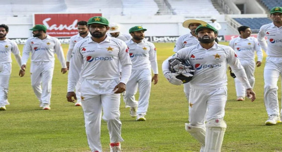 সবাইকে কান্নার সাগরে ভাসিয়ে চলে গেলেন এক ইনিংসে ৪২৮ রান করা পাকিস্তানের তারকা ক্রিকেটার