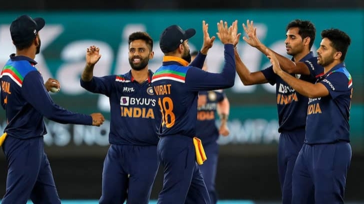 একাধিক চমকে ভারতের ওয়ানডে দল ঘোষণা বাদ পড়লেন সিনিয়র ক্রিকেটাররা