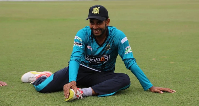 ব্রেকিং নিউজ : মিরাজকে বাদ দিয়ে নতুন অধিনায়কের নাম ঘোষণা করলো চট্টগ্রাম চ্যালেঞ্জার্স