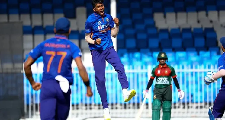 বিশ্বকাপ : ভারতের বিপক্ষে ৩ উইকেট হারালো বাংলাদেশ,দেখেনিন সর্বশেষ স্কোর