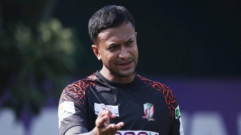 এবারের বিপিএলে উল্টো পথে হাঁটলেন সাকিব