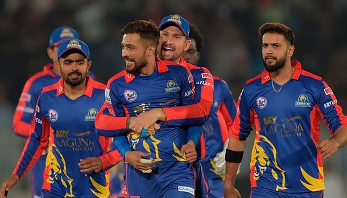 টানা কয়েকবার হারের পর হতাশায় বাবরের করাচি কিংস