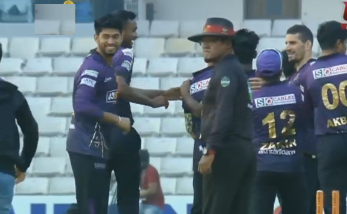 শেষ ওভারের শেষ বলে শেষ হলো বিপিএলের সবচেয়ে উত্তেজনাপূর্ণ ম্যাচ