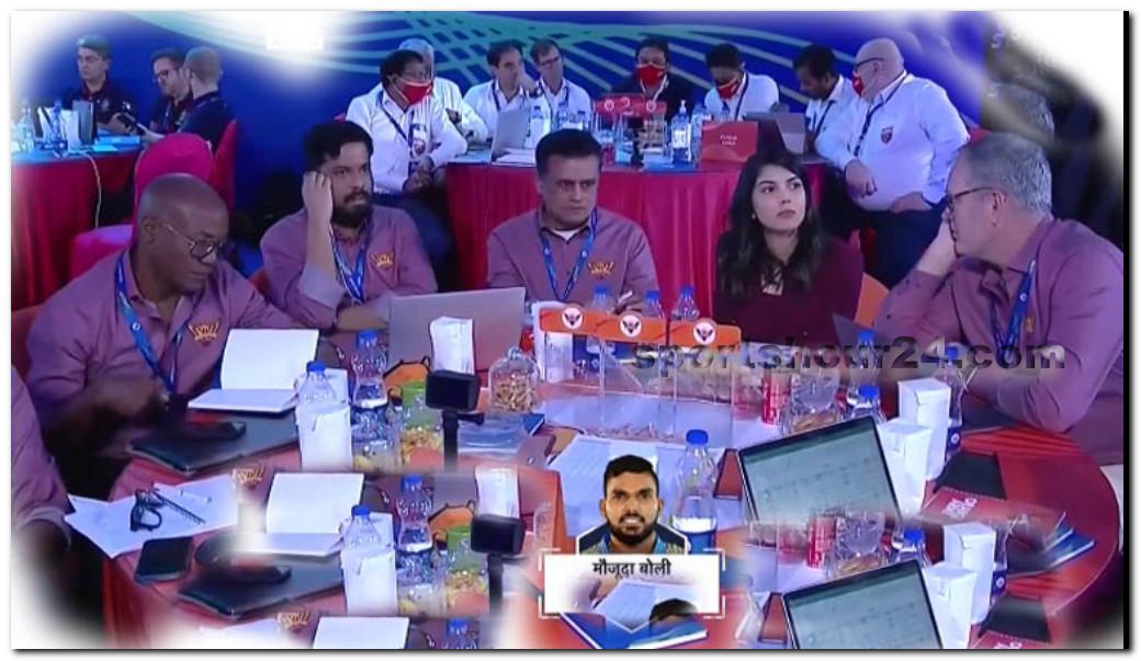 আইপিএল মেগা নিলাম : হাসারাঙ্গাকে নিয়ে কাড়াকাড়ি, আকাশ ছোয়া মুল্যে কিনলো যে দল