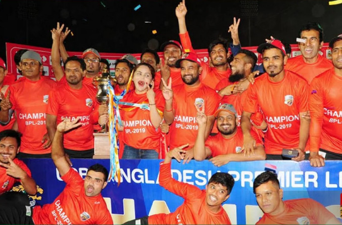 বিপিএলের অন্য আসরে বড় বড় পুরস্কার থাকলেও এই বিপিএলে থাকছে সাদামাটা পুরষ্কার