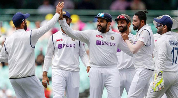 শ্রীলঙ্কা সিরিজে ভারত দল থেকে ৪ জনকে বাদ দিয়ে ভারতের টেস্ট দল ঘোষণা