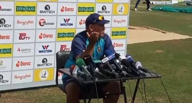 মেজাজ হারিয়ে সাংবাদিকদের যা বলে ডাকলেন ডোমিঙ্গো