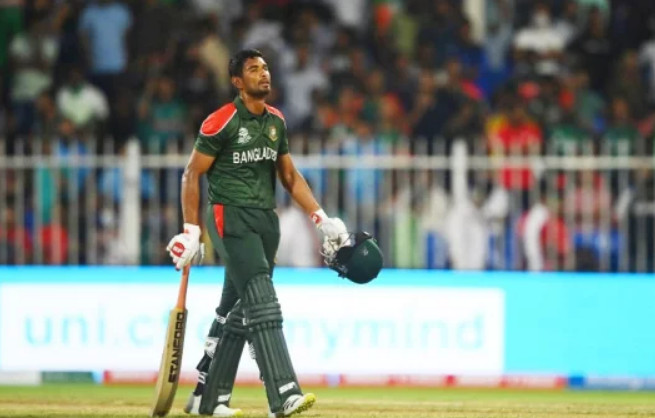 ব্যর্থতার বৃত্তে ঘুরতে থাকা রিয়াদের সামনে নতুন চ্যালেঞ্জ