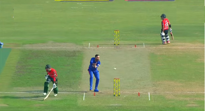 ৪ উইকেট হারালো বাংলাদেশ,১৩ ওভারের খেলা শেষে বাংলাদেশের সংগ্রহ
