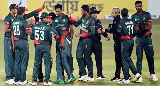 দুই ভাগে দক্ষিণ আফ্রিকা যাবে জাতীয় দল